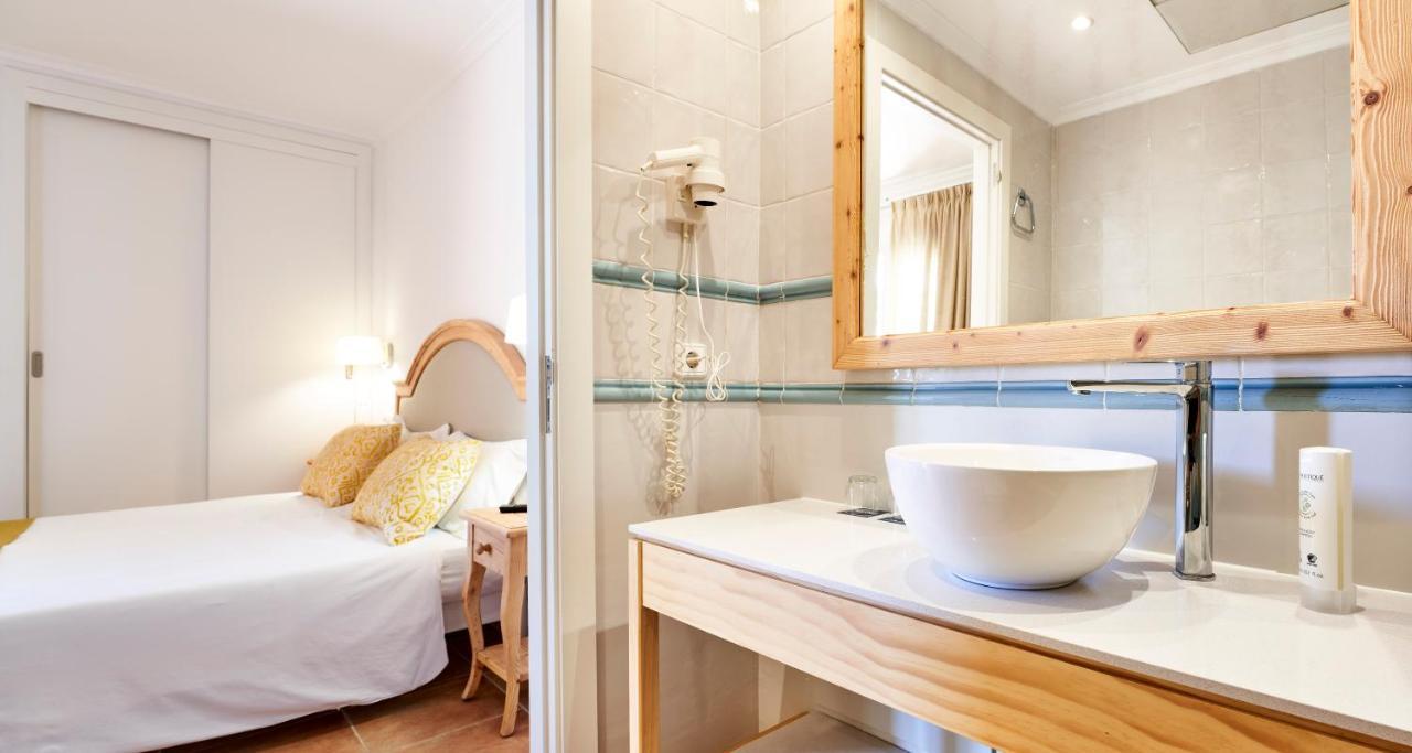 Insotel Cala Mandia Hotel