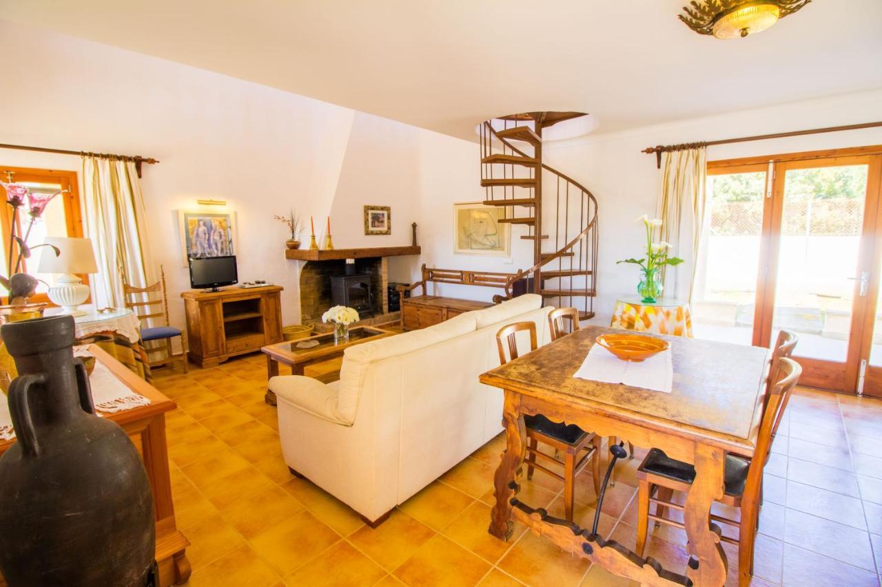 With Private Pool, Wifi And A/c Holiday home Port de Pollenca