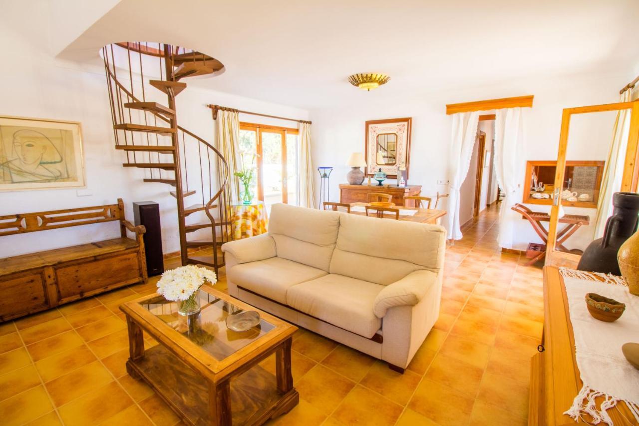 With Private Pool, Wifi And A/c Holiday home