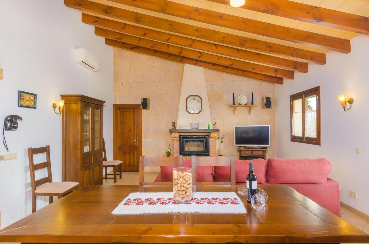 Son Frau Villa