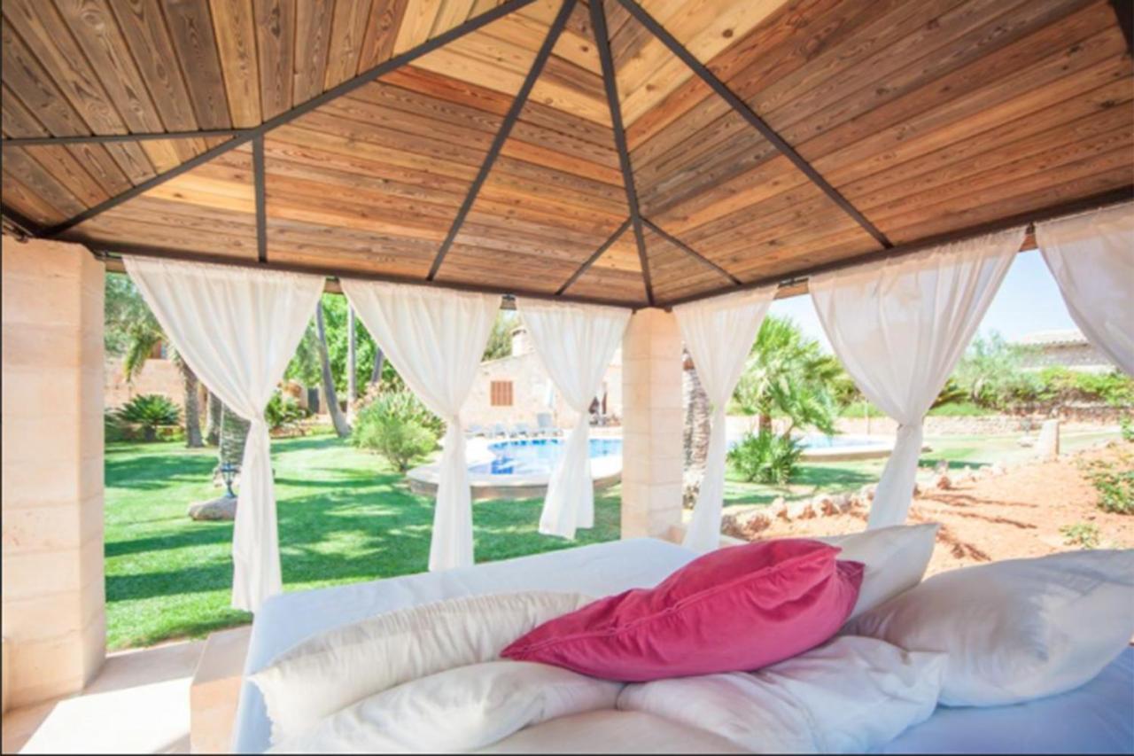 Rovey, Pool And Gardens In Villa *