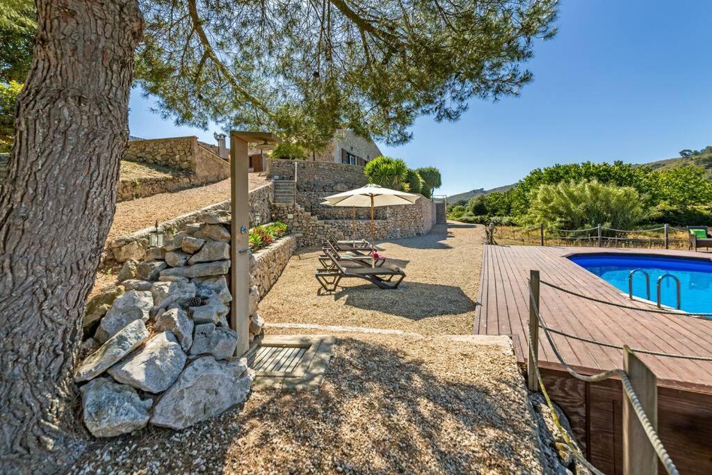 Holiday home Wellnatura Mit Sauna, Kamine, Badewanne Arta