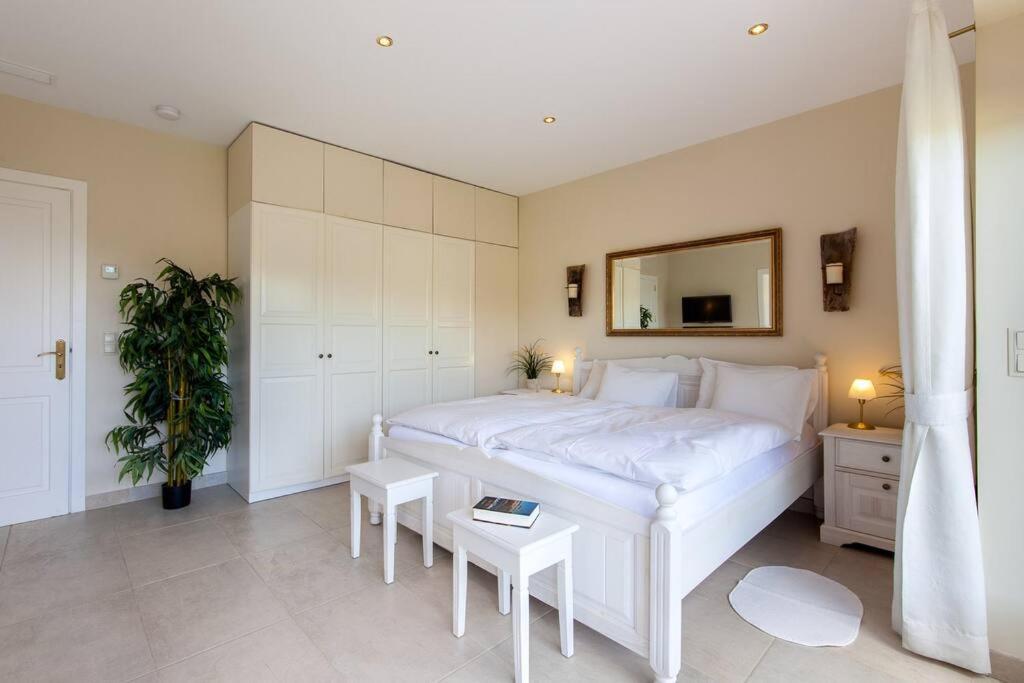 Wellnatura Mit Sauna, Kamine, Badewanne Arta