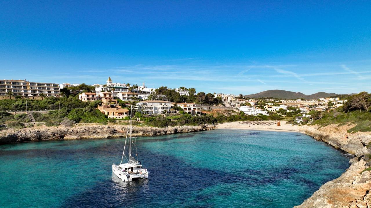 Hotel Flipflop Cala Mandia 3*