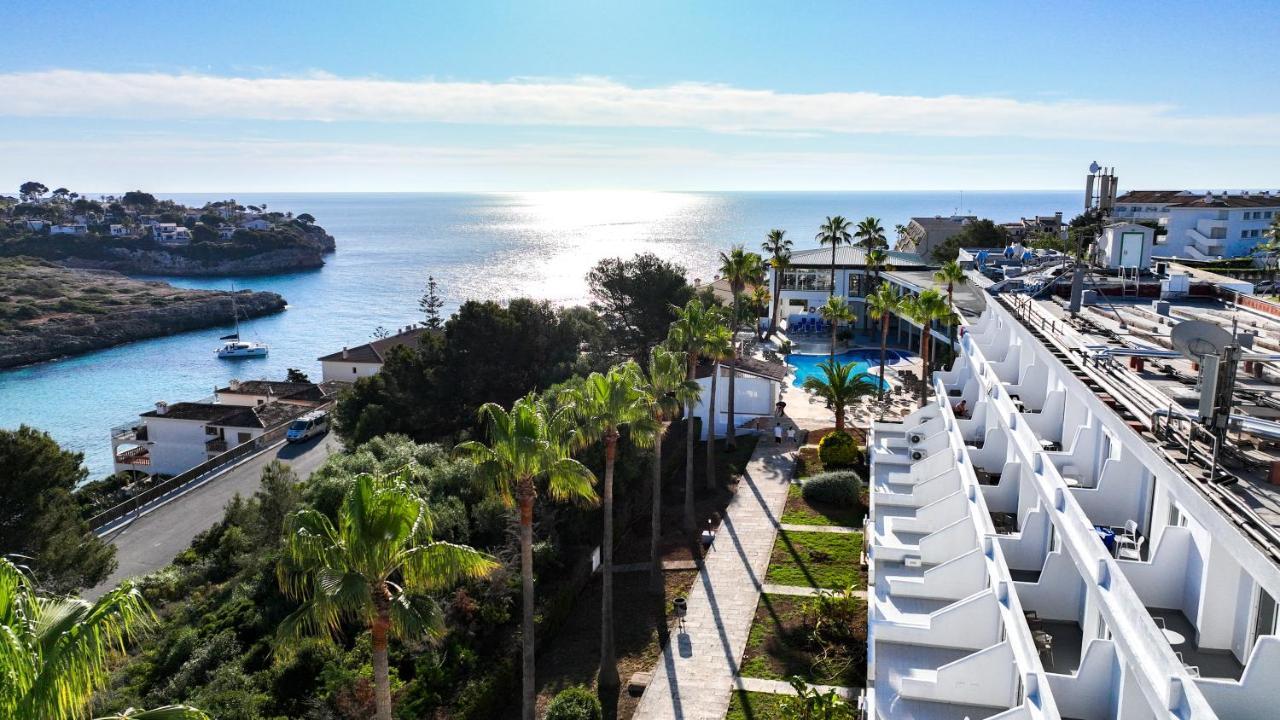 Flipflop Cala Mandia Hotel