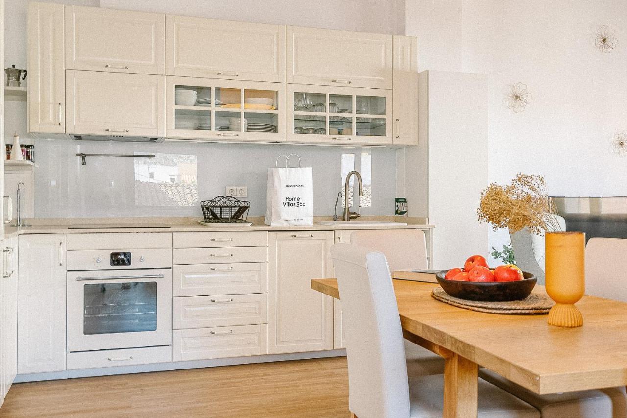 Сasa de vacaciones Townhouse With Puig De Maria View By Homevillas360 *