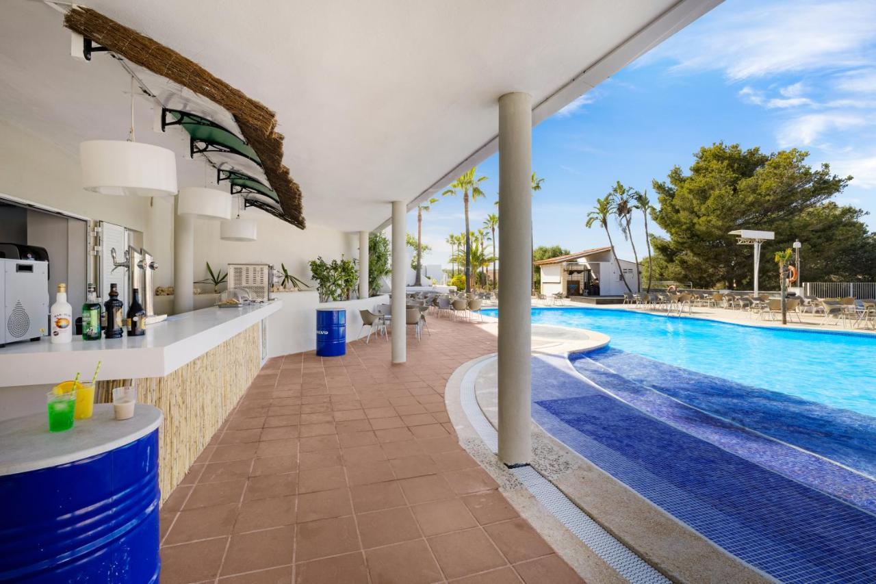 Flipflop Cala Mandia Hotel