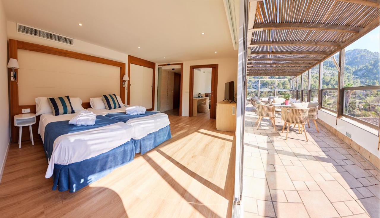 Geranios Hotel 4*