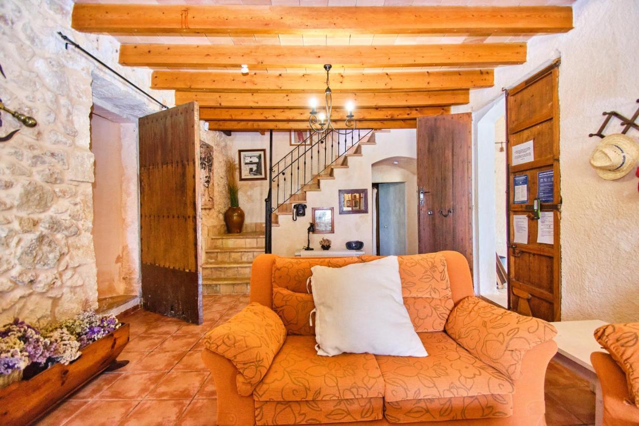 Rural Son Pou Villa *