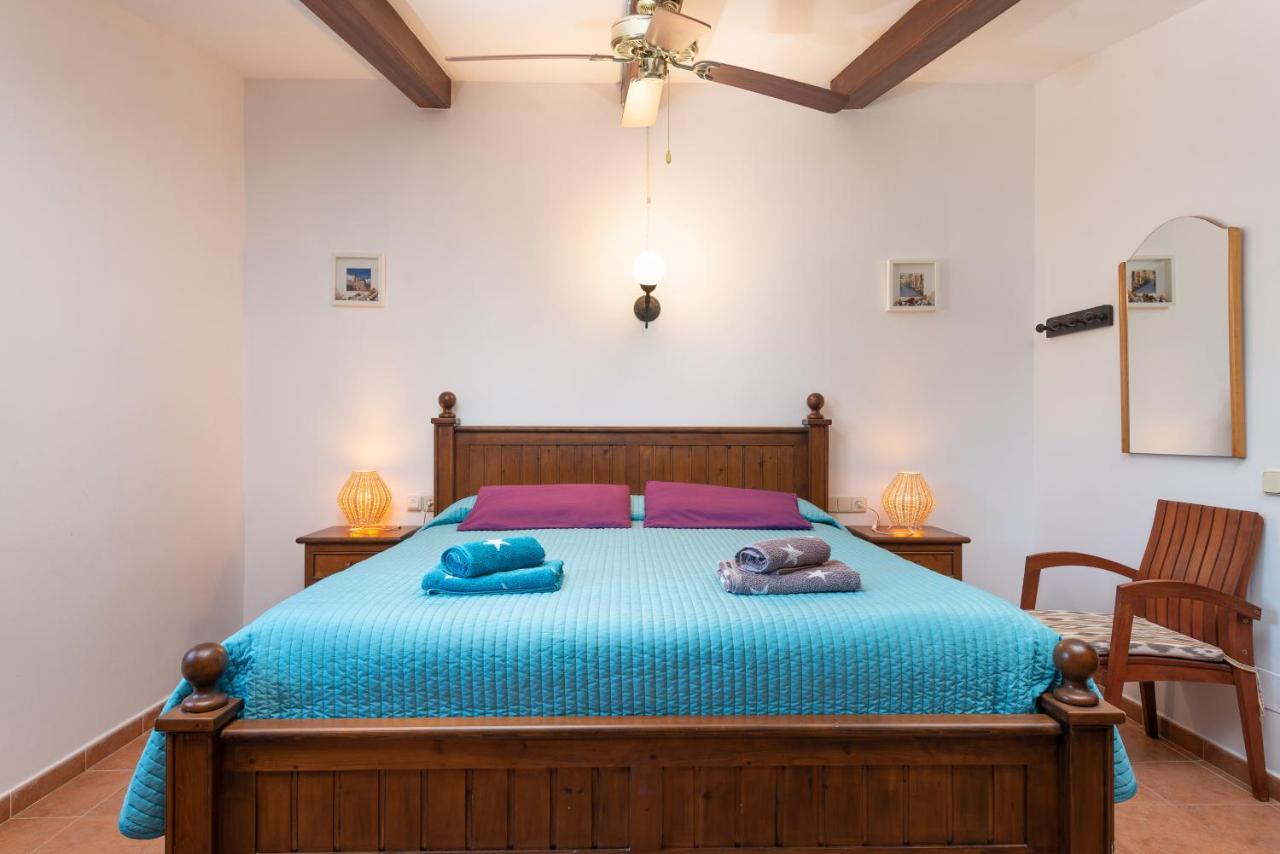 Villa New! Ses Rodes, Pool, Wifi, Bbq, Jacuzzi *