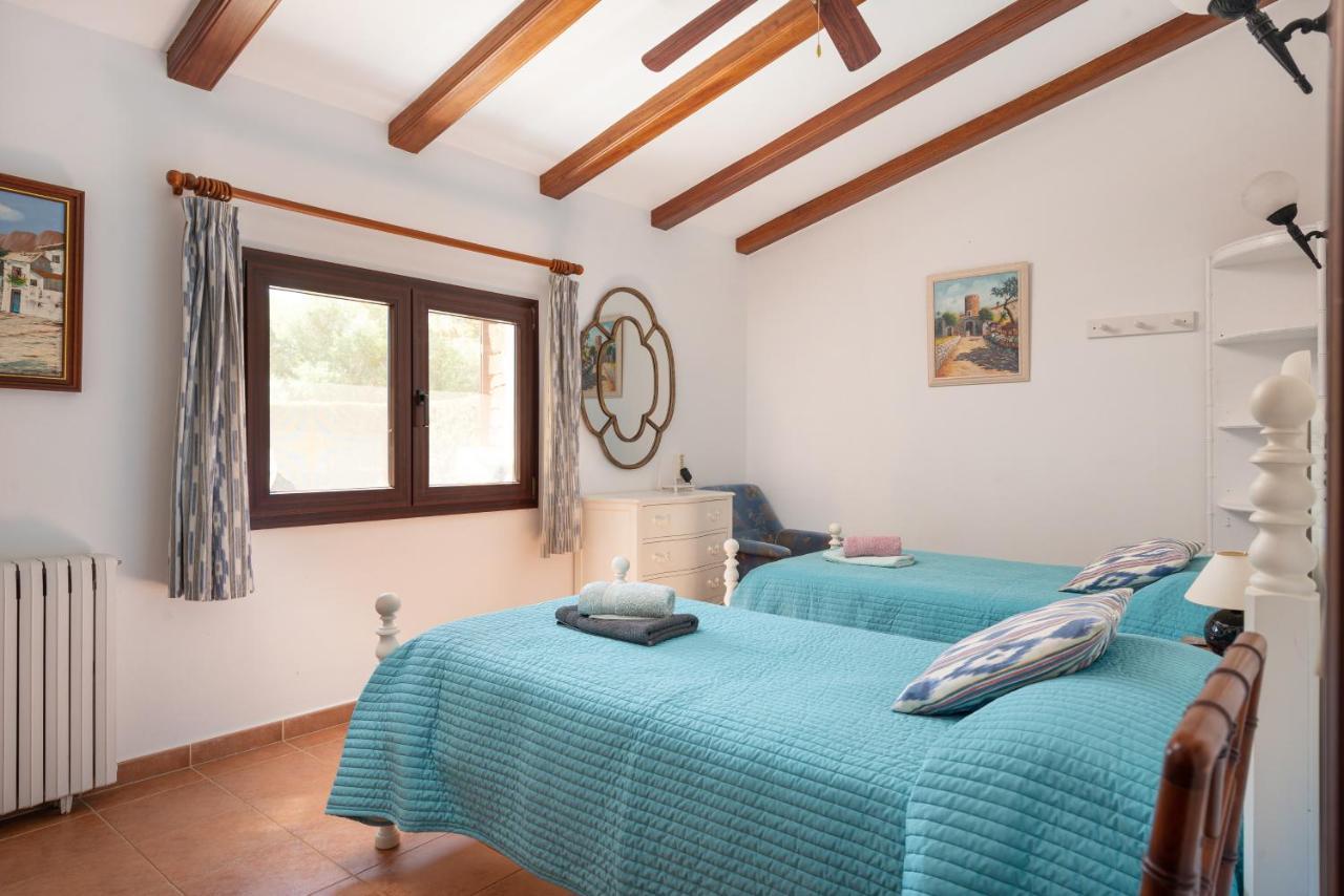 Villa New! Ses Rodes, Pool, Wifi, Bbq, Jacuzzi