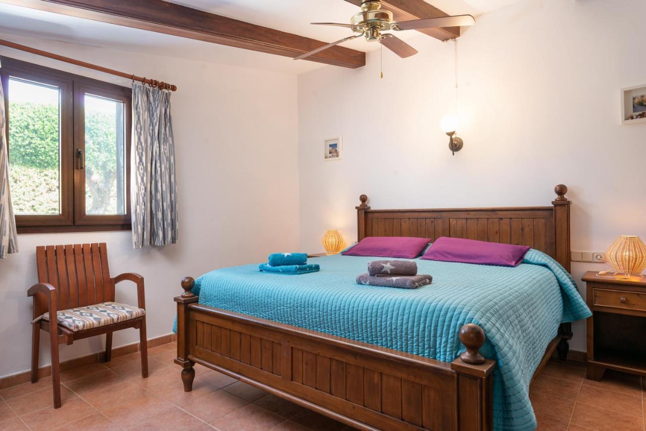 Villa New! Ses Rodes, Pool, Wifi, Bbq, Jacuzzi