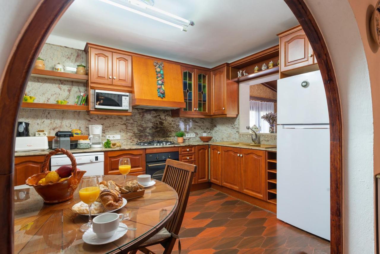 New! Ses Rodes, Pool, Wifi, Bbq, Jacuzzi Villa *