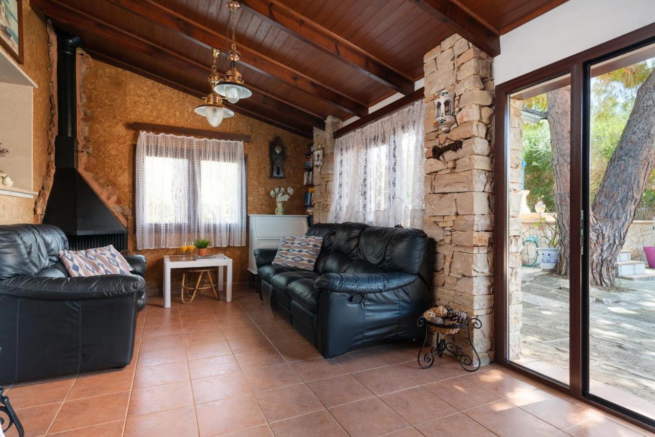 Villa New! Ses Rodes, Pool, Wifi, Bbq, Jacuzzi *