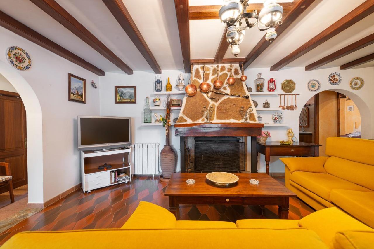 New! Ses Rodes, Pool, Wifi, Bbq, Jacuzzi