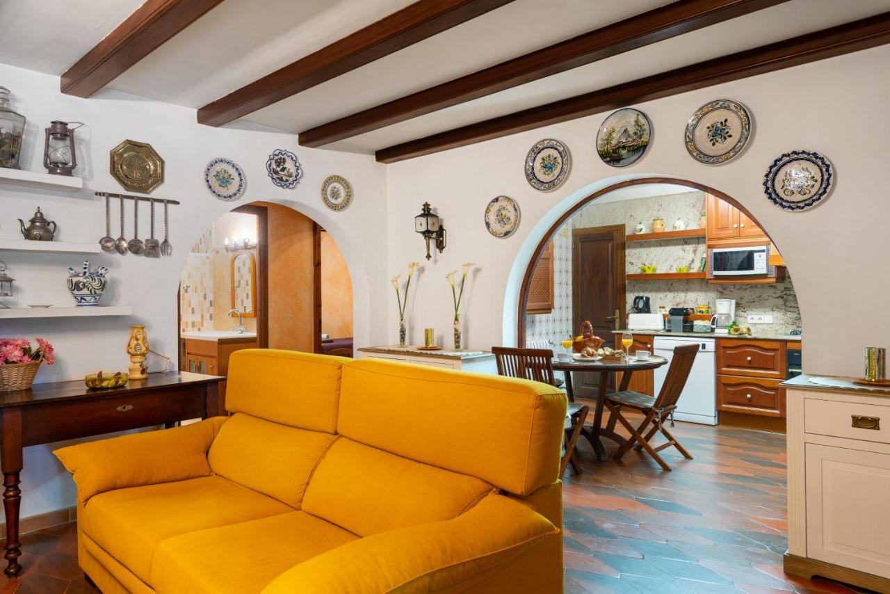New! Ses Rodes, Pool, Wifi, Bbq, Jacuzzi Villa