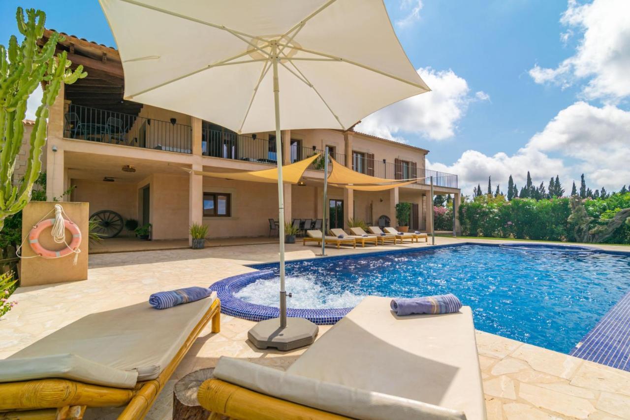 Villa S'albarcoquer *