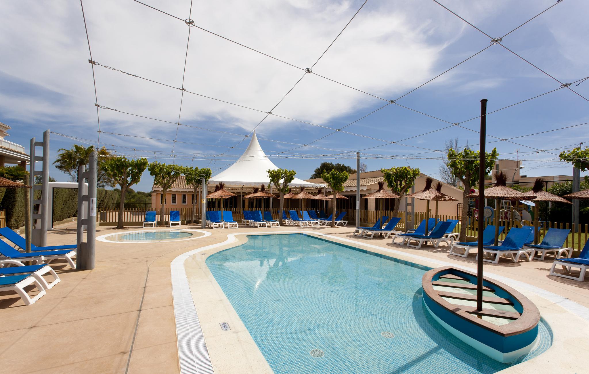 Insotel Cala Mandia 4*