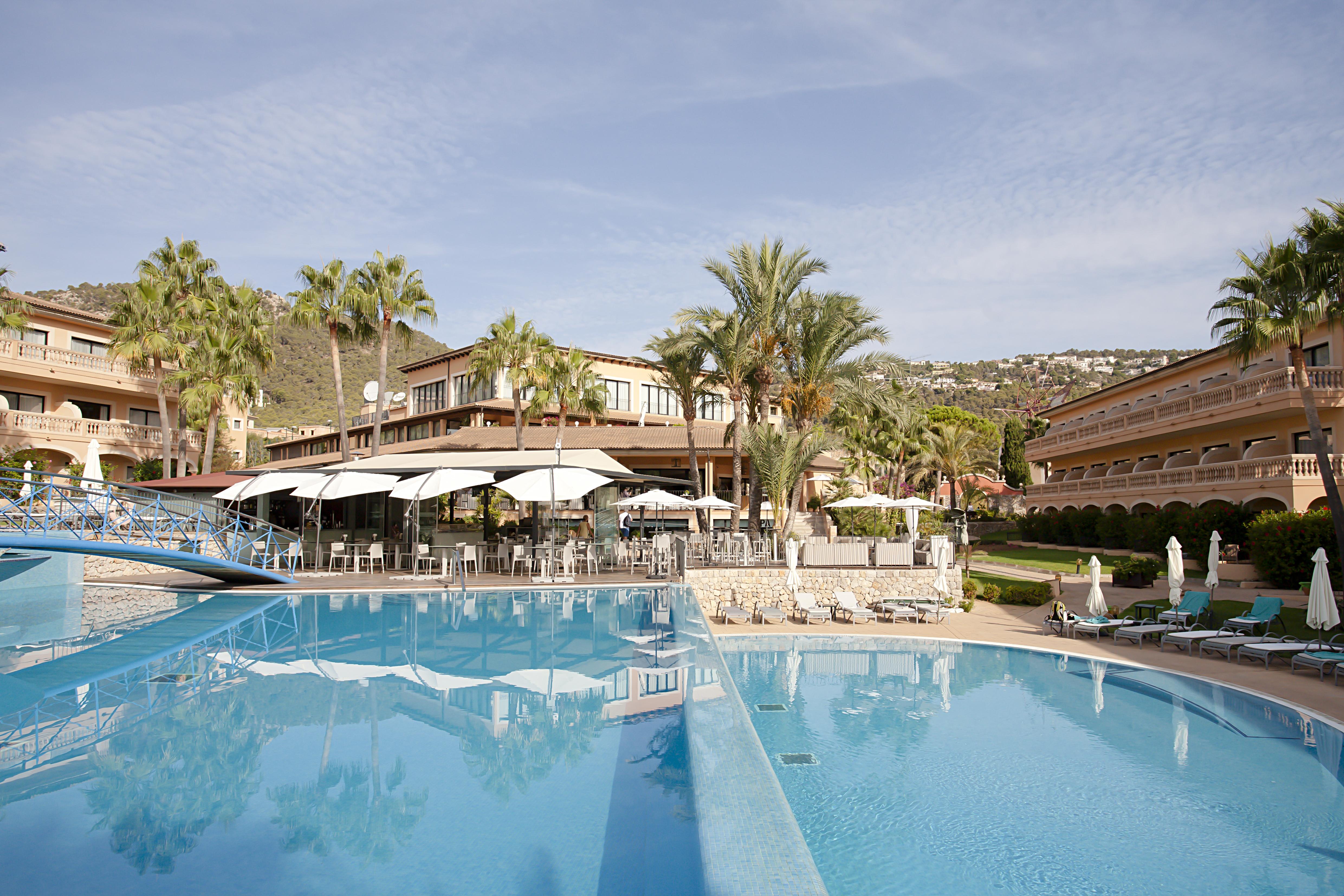 Mon Port & Hotel