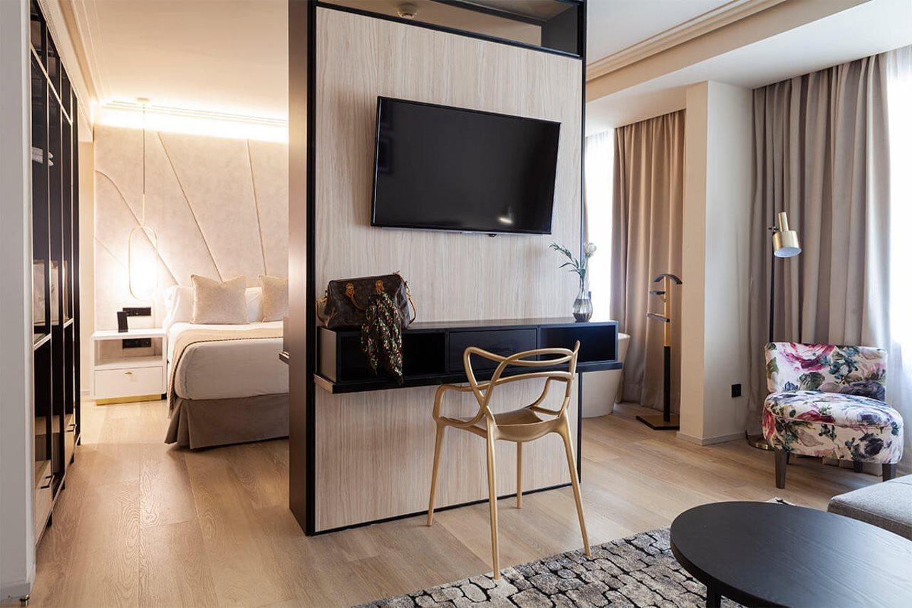 Nivia Born Boutique 5*