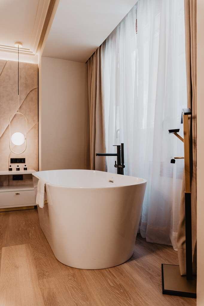 Nivia Born Boutique Hotel