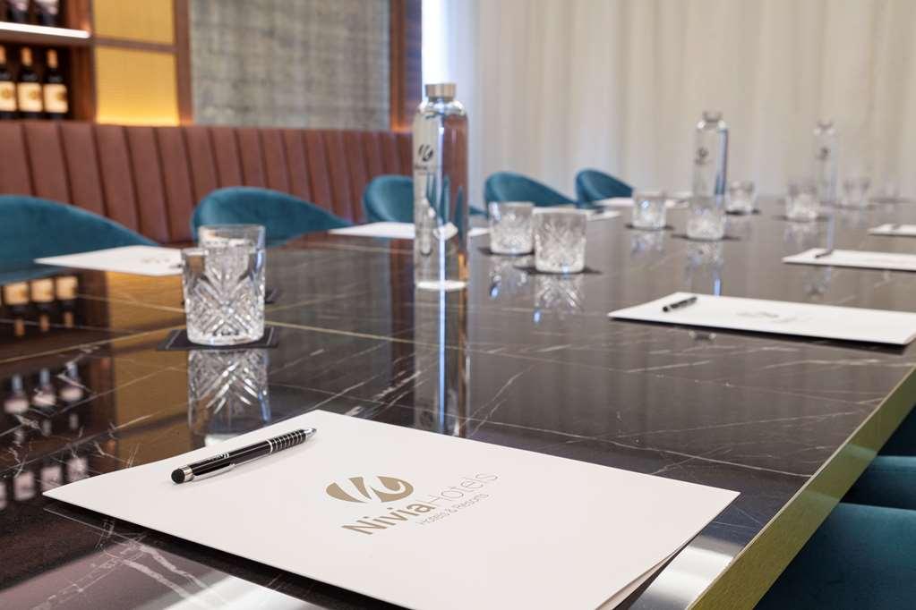Hotel Nivia Born Boutique 5*