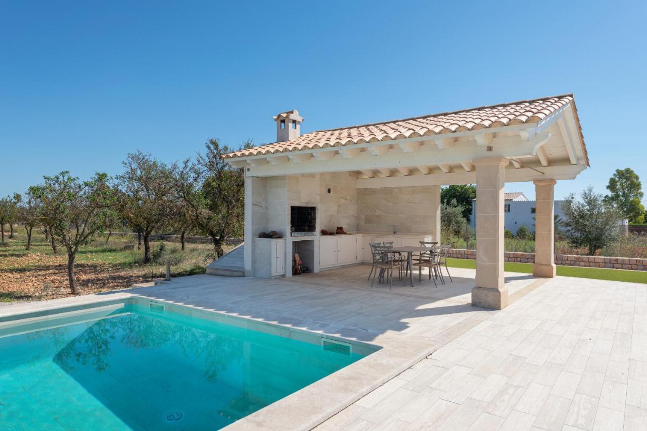 Mireia 2002 With Pool And Garden By Bebreeze Mallorca