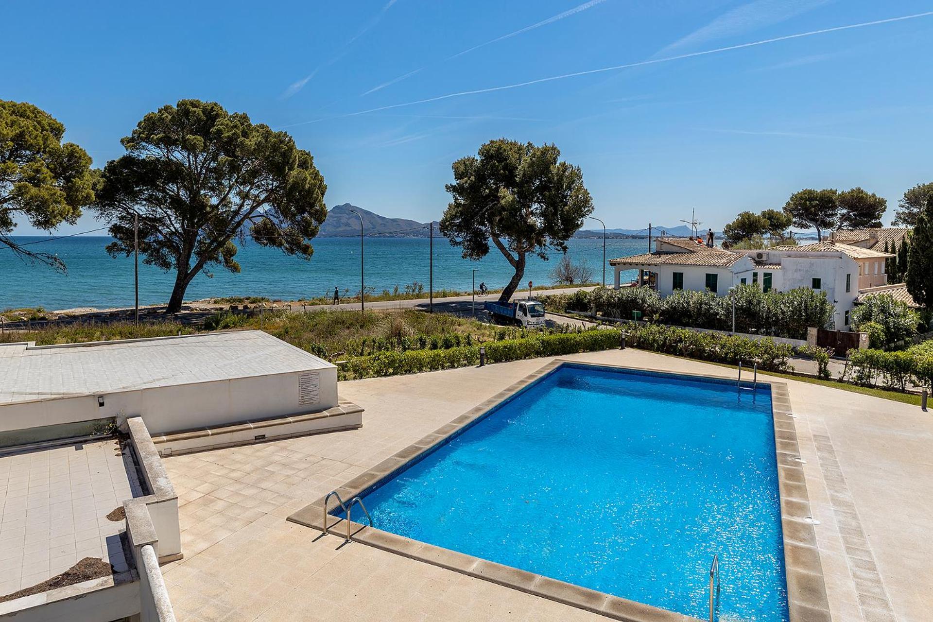 Llenaire 1, Sea View, Pool, Wifi