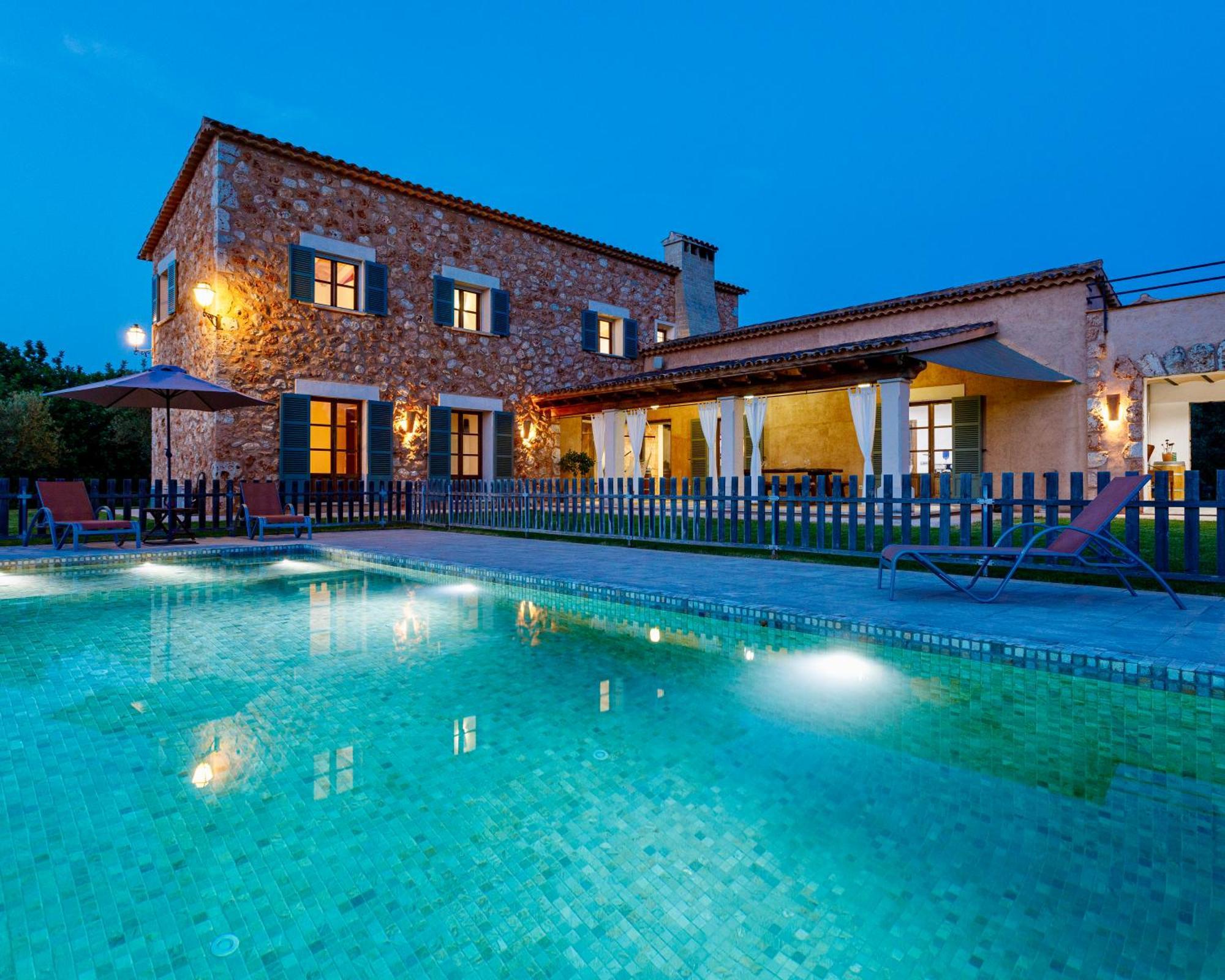 Cas Coix Jacuzzi Gym & Pool Villa