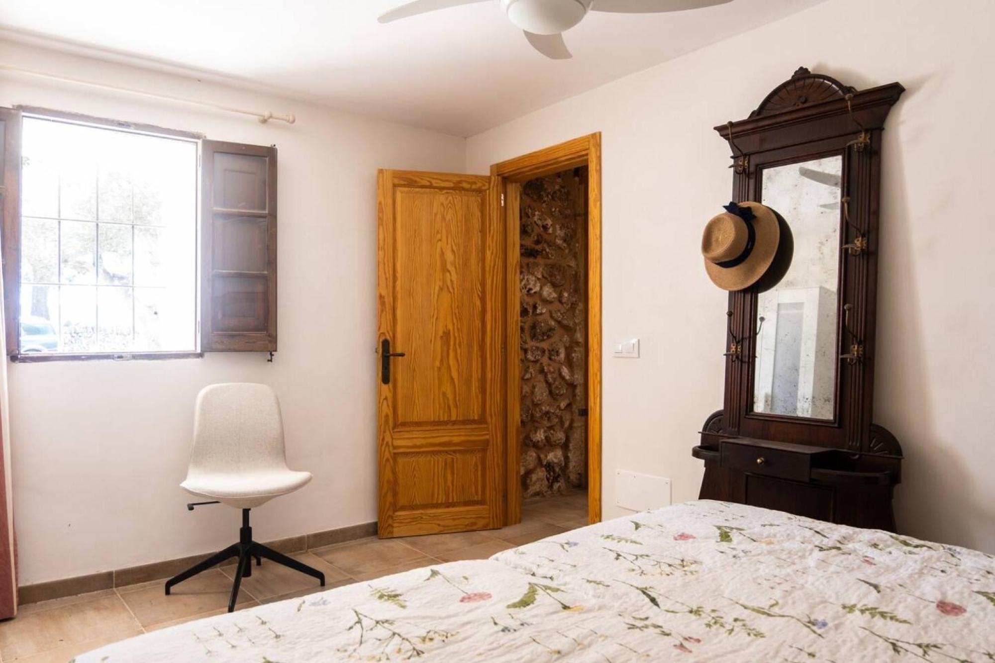Son Vela Villa *
