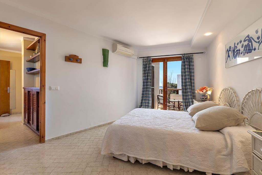 Llenaire 2, Sea View, Pool, Ac