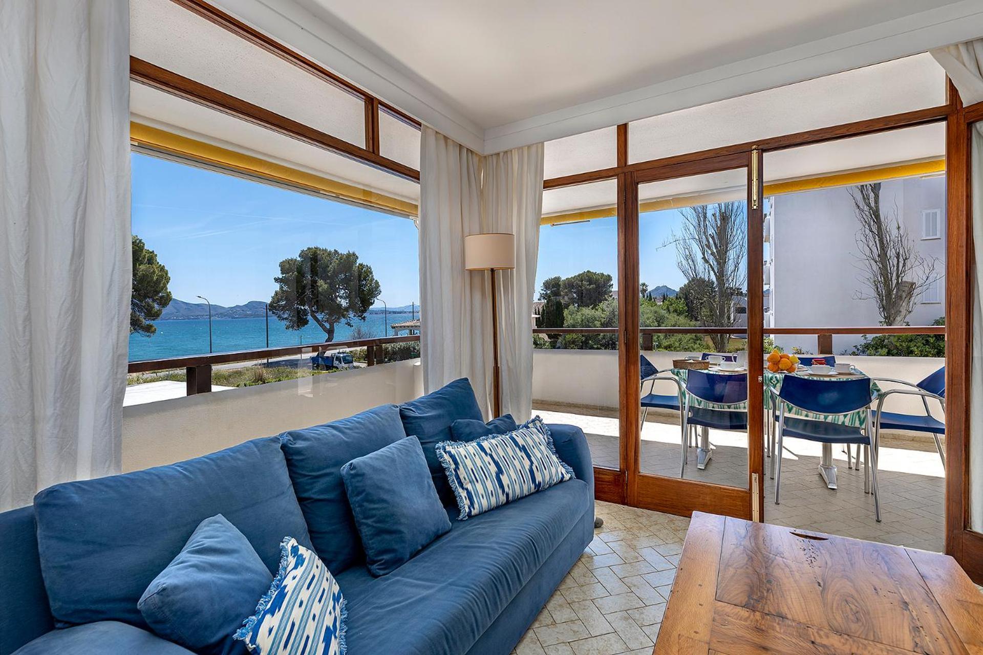 Apartamento Llenaire 1, Sea View, Pool, Wifi *