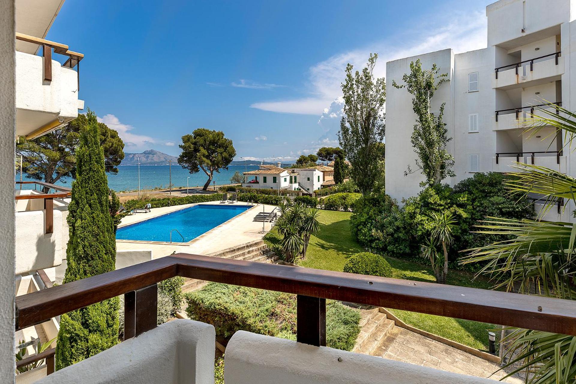 Apartamento Llenaire 1, Sea View, Pool, Wifi