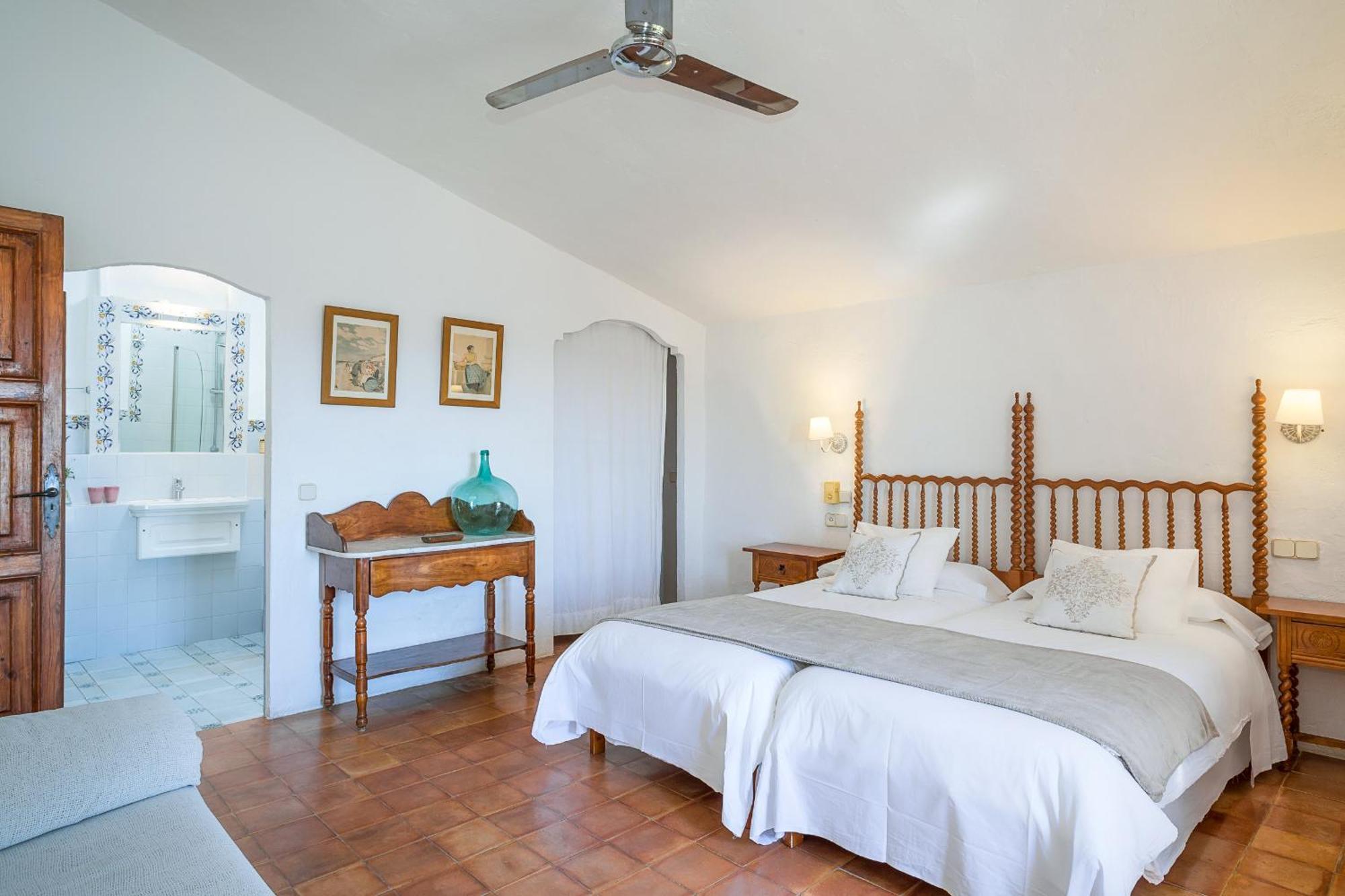 Es Castell Hotel 4*