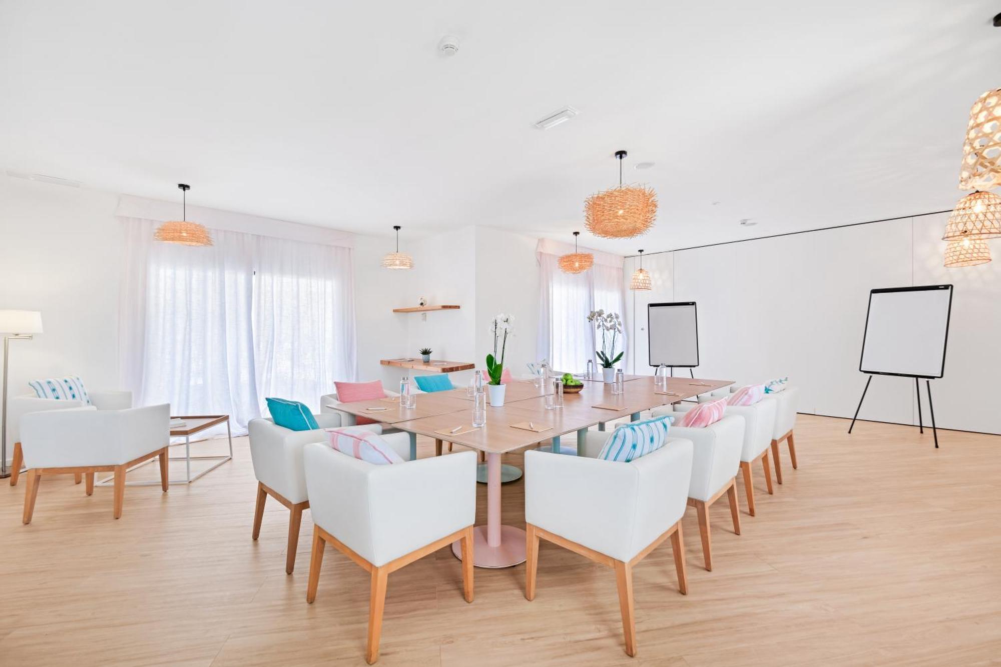 Chiquita - Adults Only - Over 12 Hotel