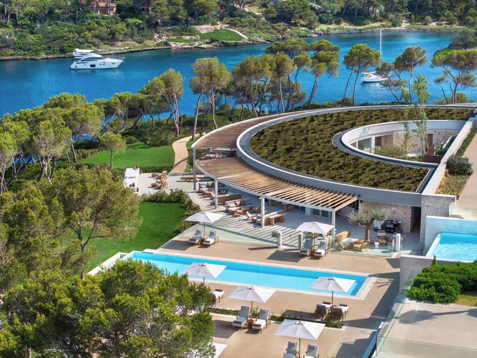 Ikos Porto Petro Resort 5*