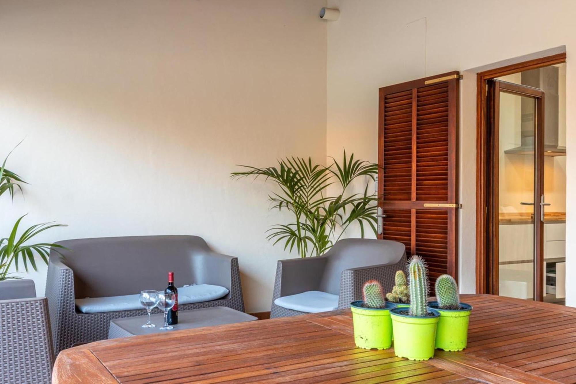 Beautiful Mallorca 3 Bedrooms Townhouse Memories Walking Distance To Town Square Private Pool *