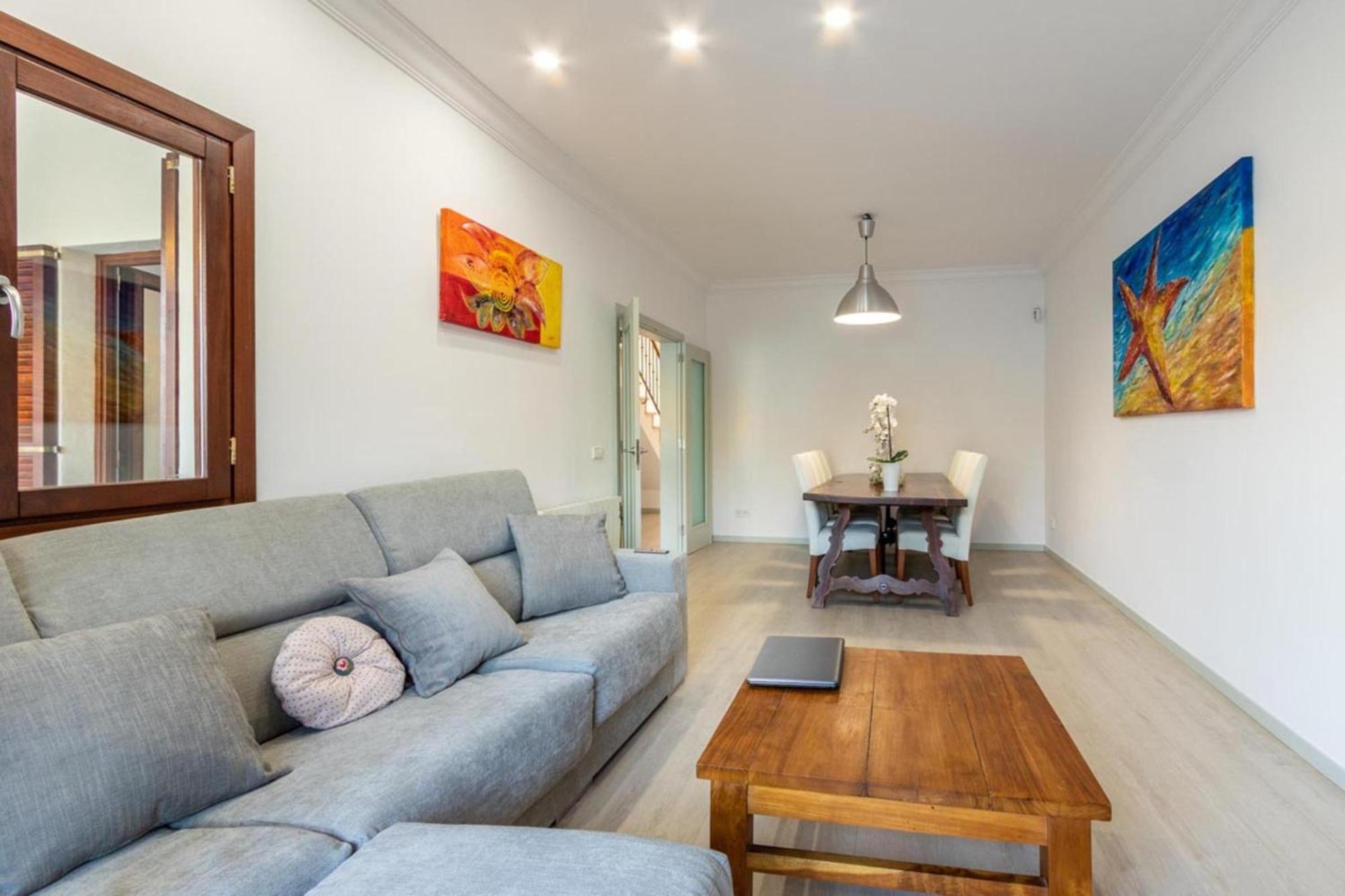 Beautiful Mallorca 3 Bedrooms Townhouse Memories Walking Distance To Town Square Private Pool