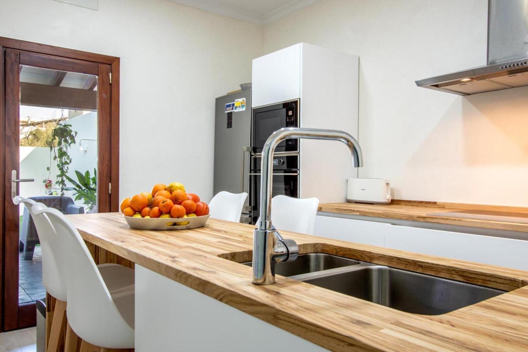 Villa Beautiful Mallorca 3 Bedrooms Townhouse Memories Walking Distance To Town Square Private Pool *