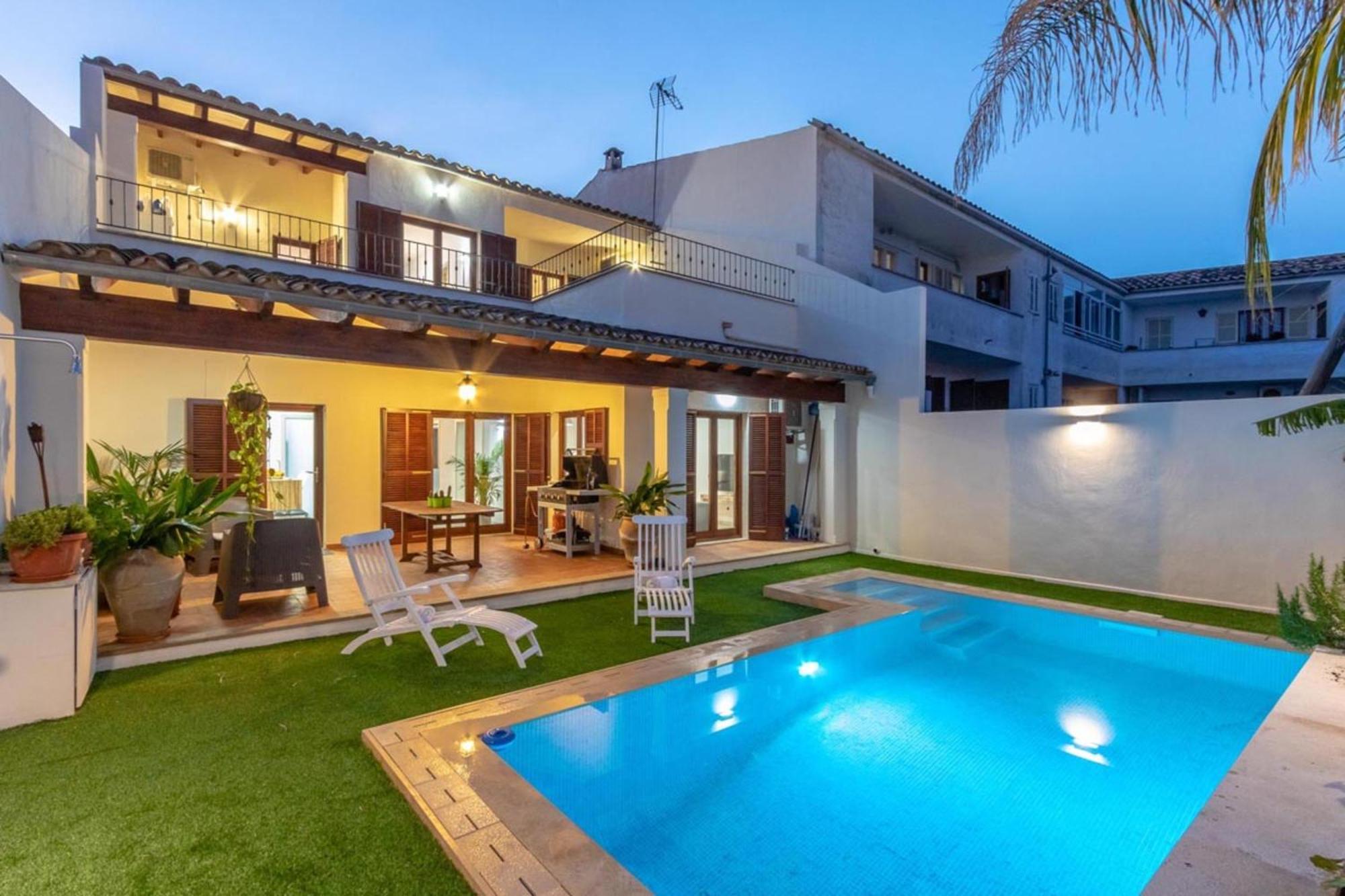 Villa Beautiful Mallorca 3 Bedrooms Townhouse Memories Walking Distance To Town Square Private Pool