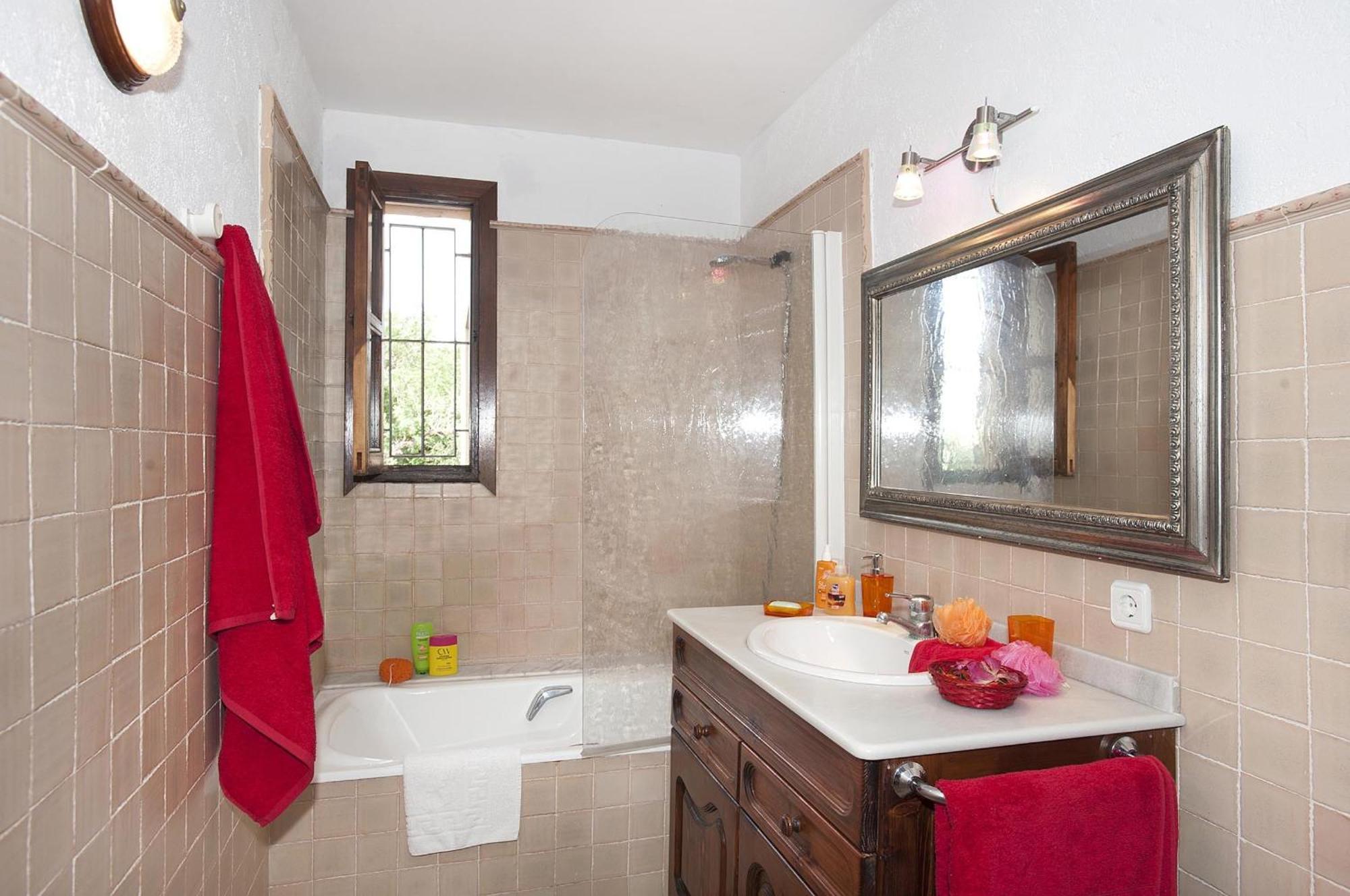 Beautiful 4 Bedrooms Bennassar Mountainside Views Short Drive To Town Villa *