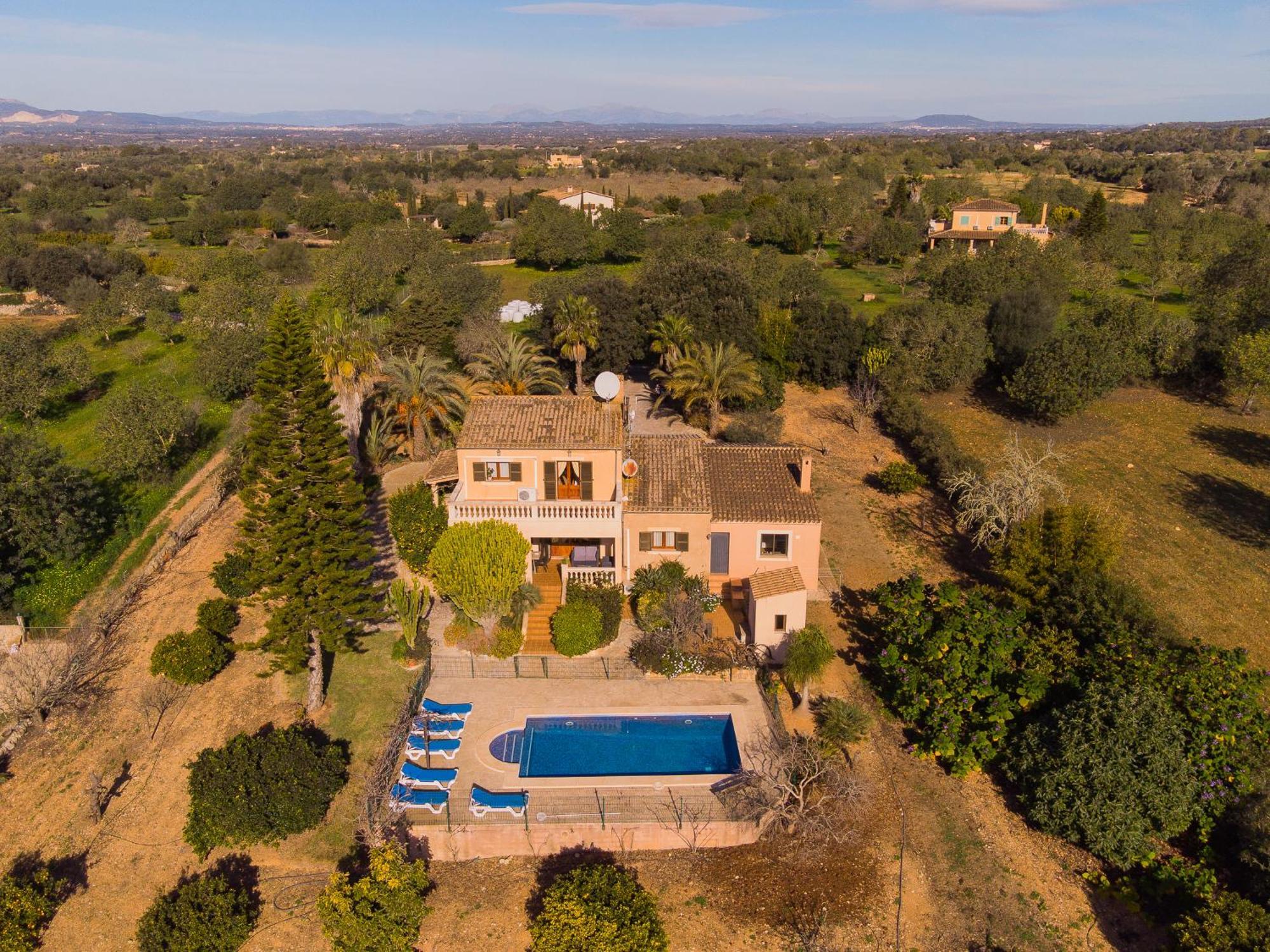Villa Miguel Tomas *