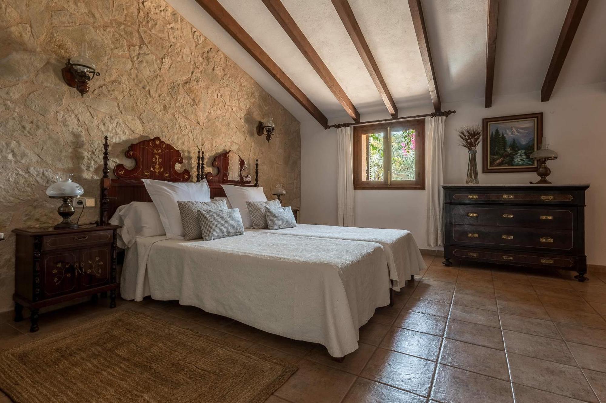 Es Torrent Country house