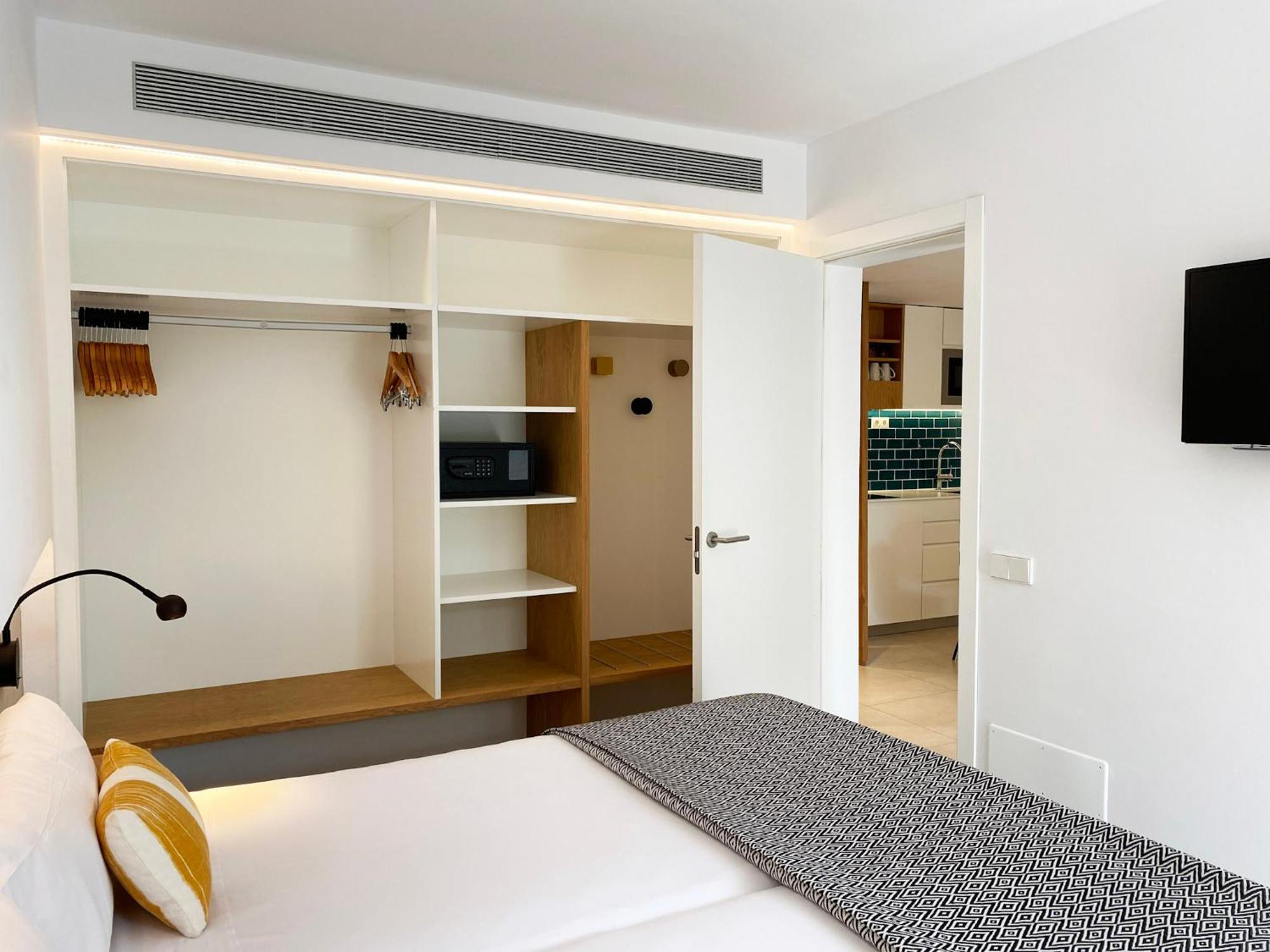 Apartahotel Inturotel Cala Azul 3*