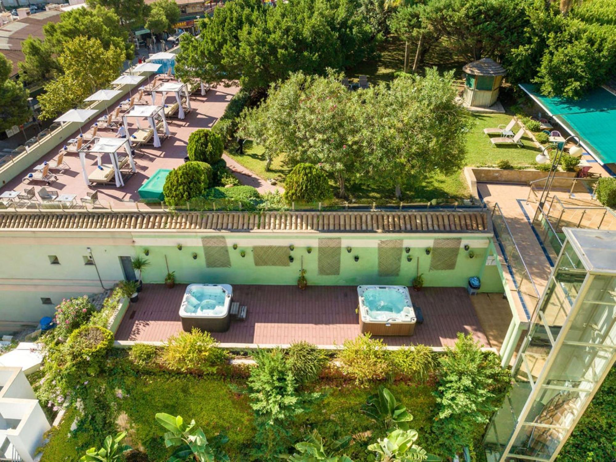 Agua Hotel 4*