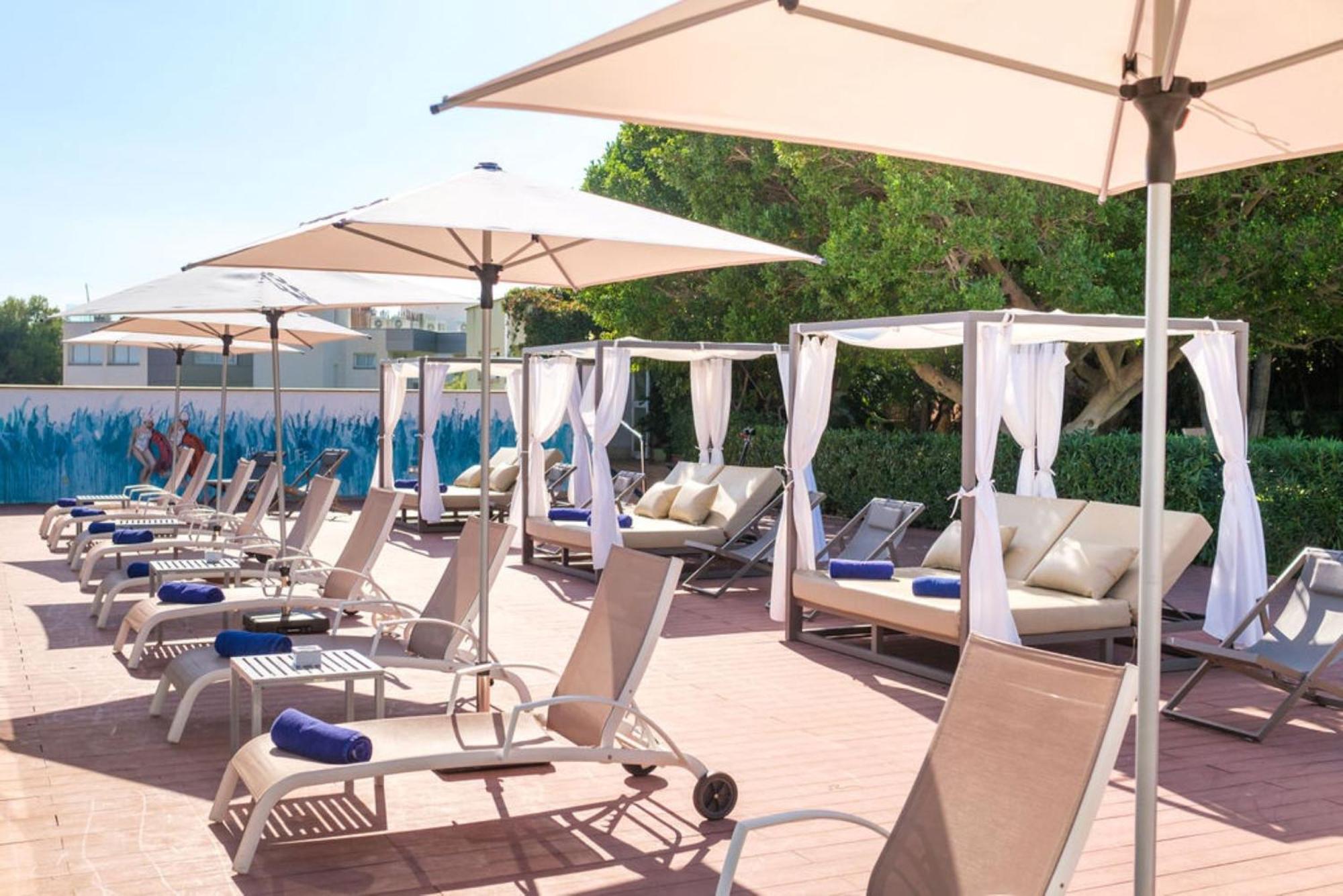 Agua Hotel