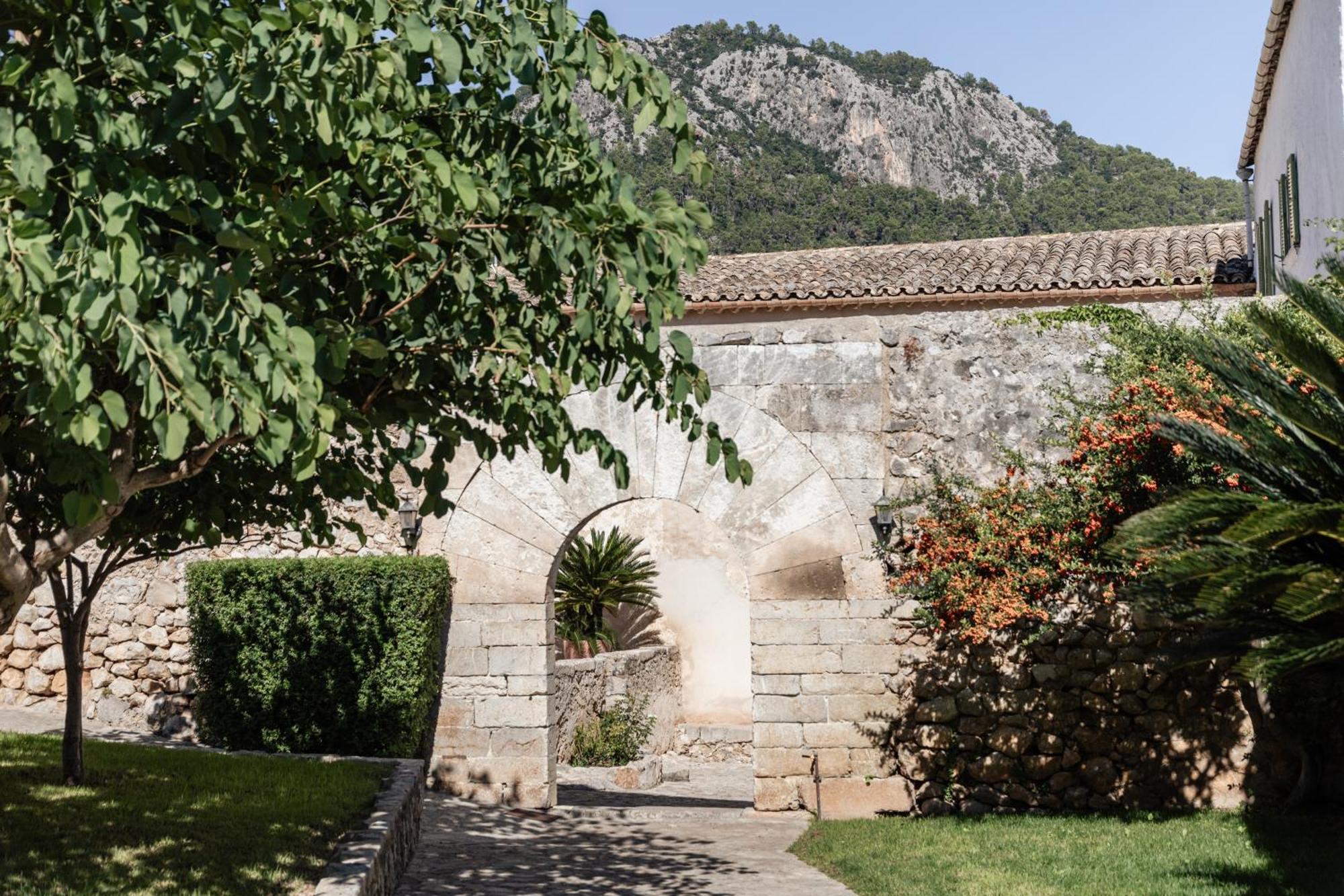 Ca'n Beneit Hotel