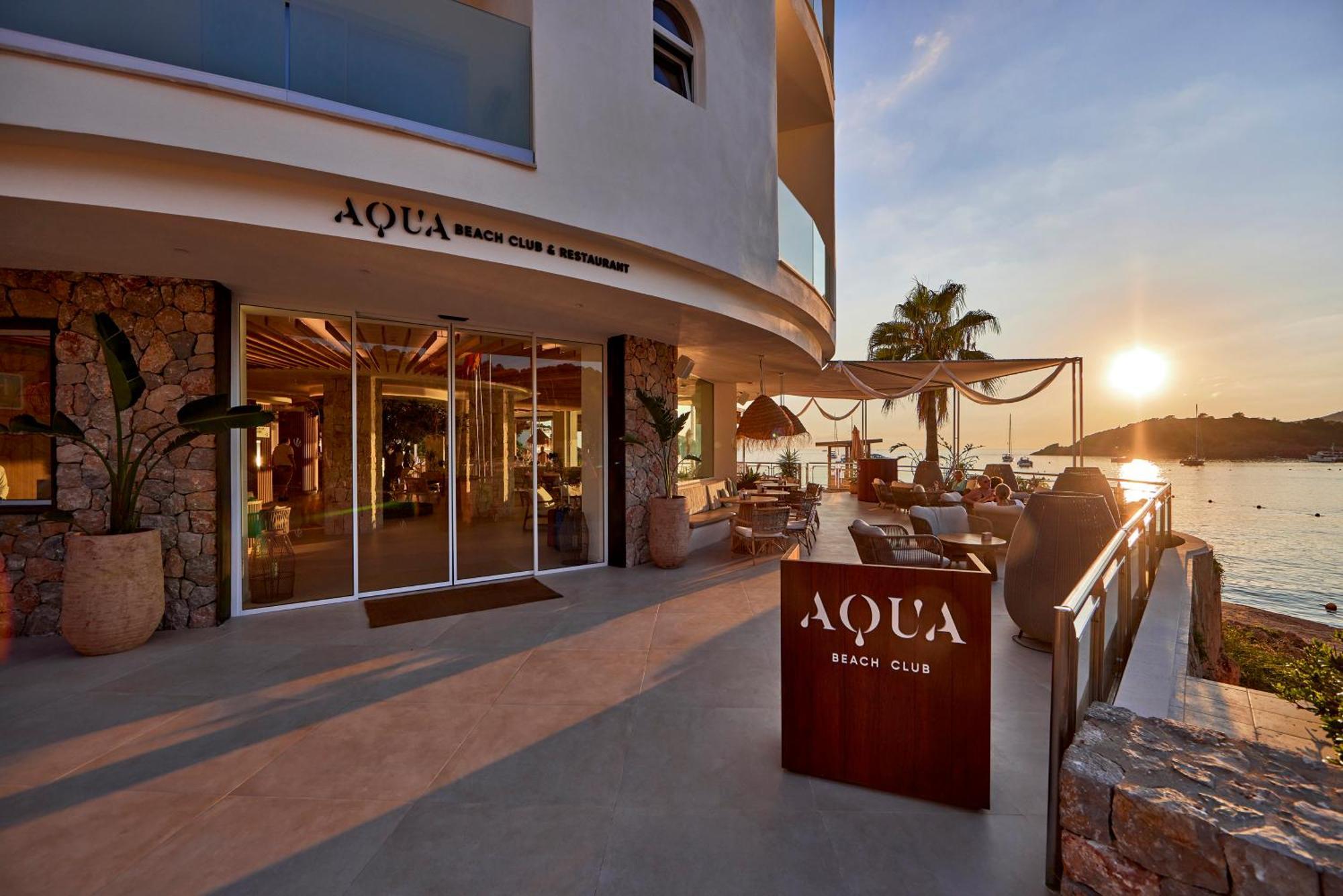 Universal Aquamarin Hotel 4*