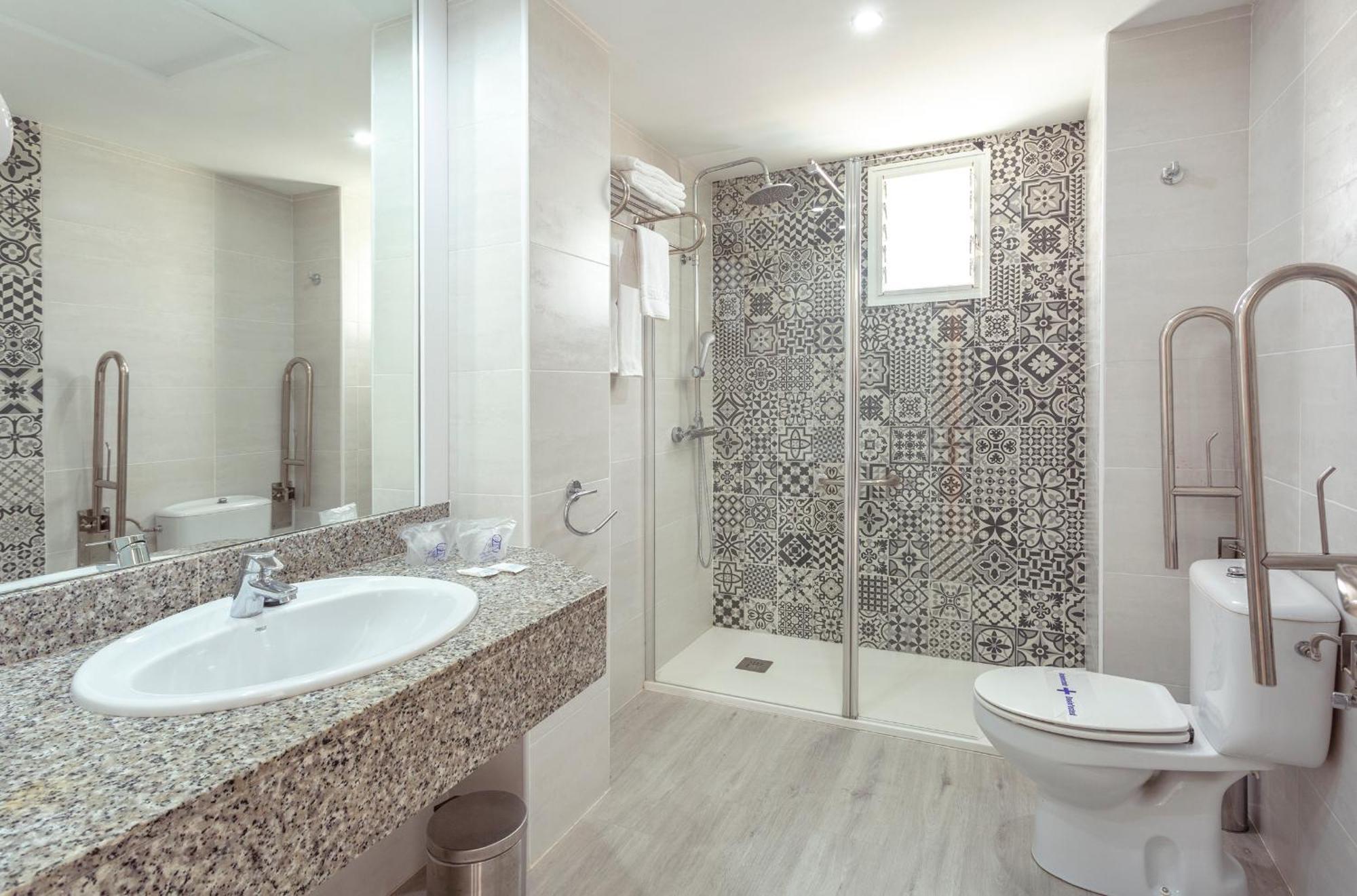Kilimanjaro Hotel 3*