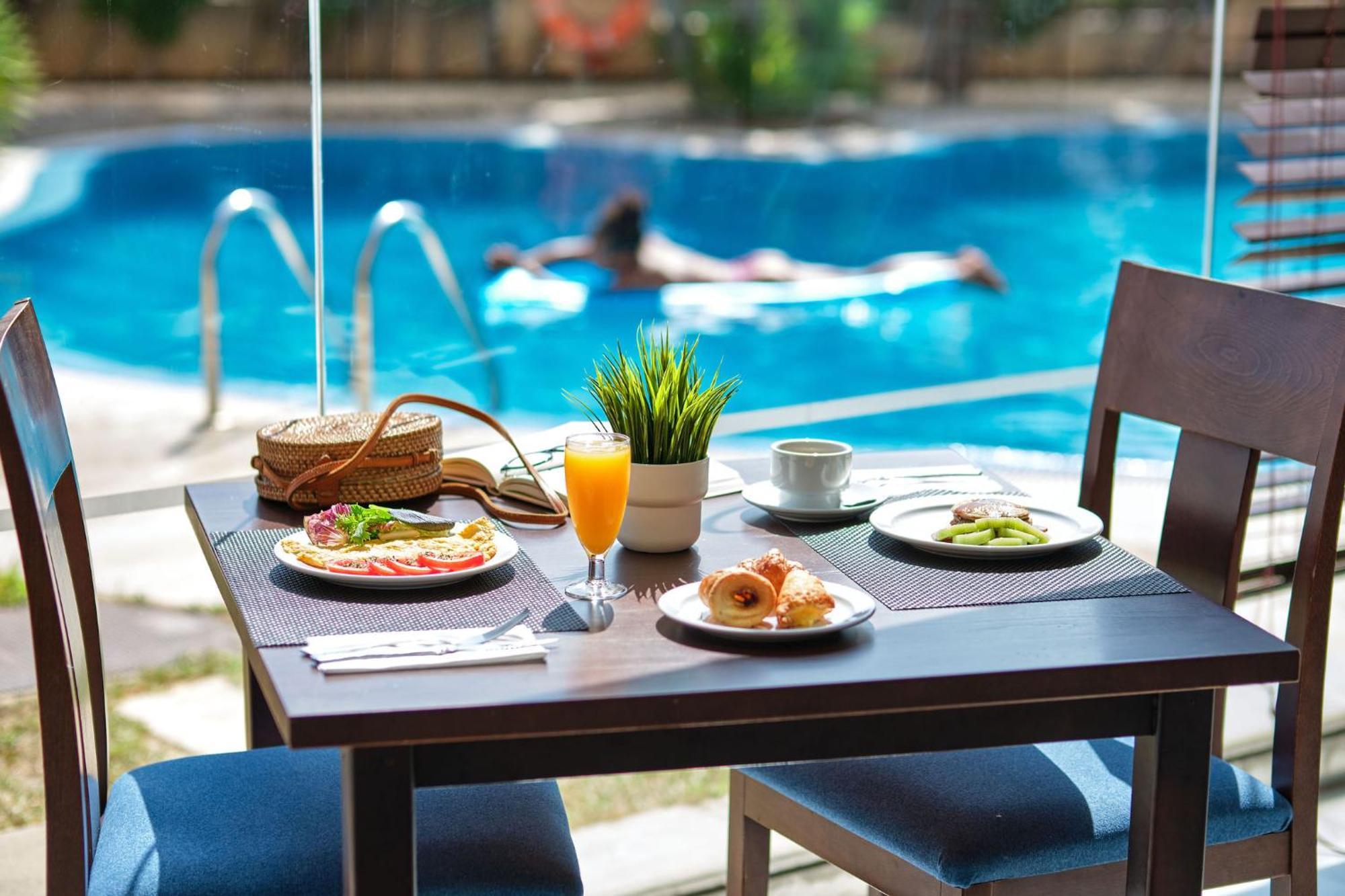 Illot Hotel 4*